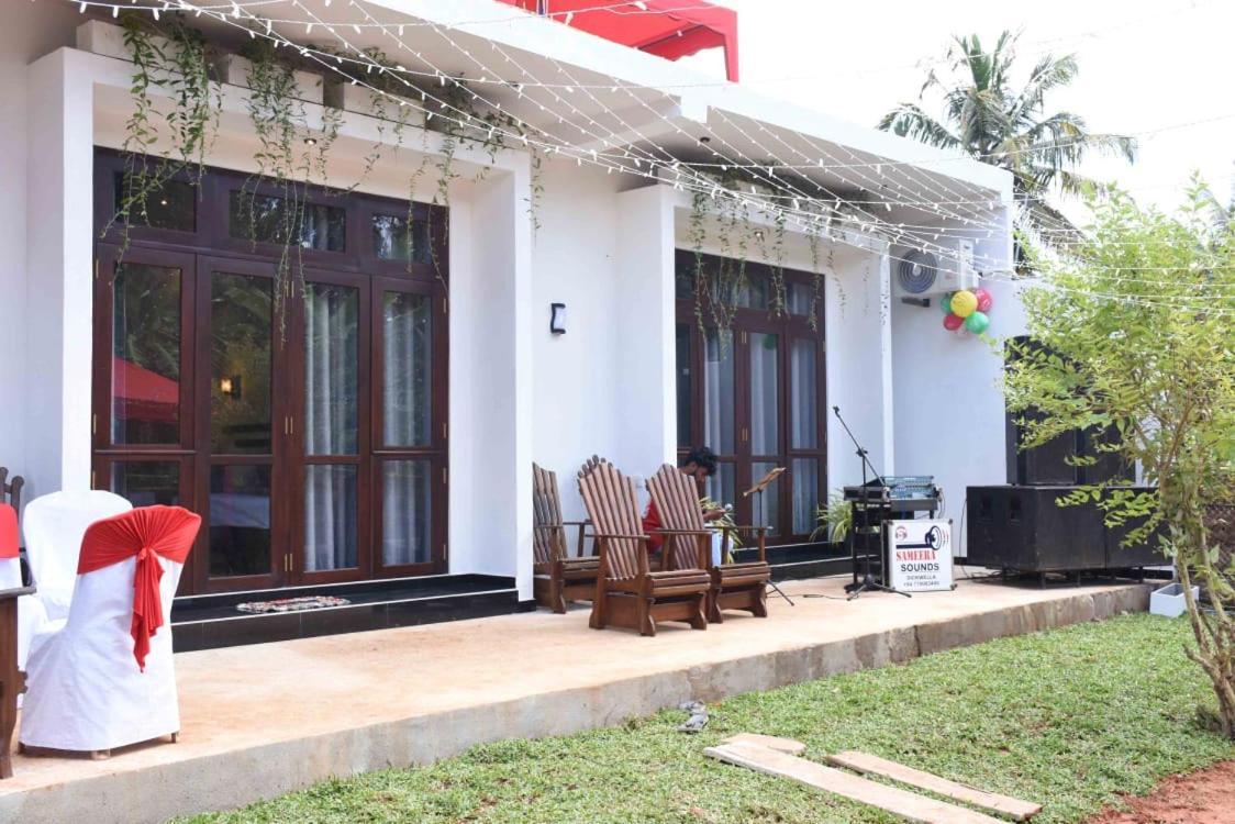 Indunil Place Hiriketiya Dikwella Luaran gambar